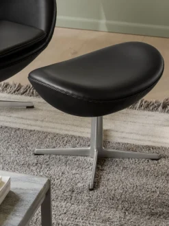 Fritz Hansen 3127 Fodskammel til Ægget af Arne Jacobsen stofgr. 1 Discount