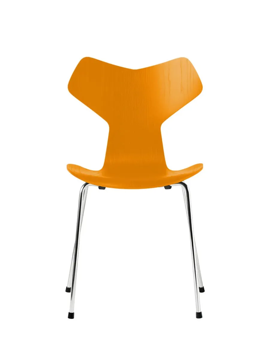 Fritz Hansen 3130 Grand Prix stol i farvet ask af Arne Jacobsen