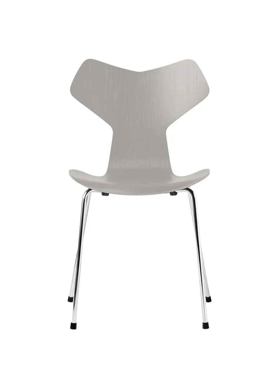 Fritz Hansen 3130 Grand Prix stol i farvet ask af Arne Jacobsen