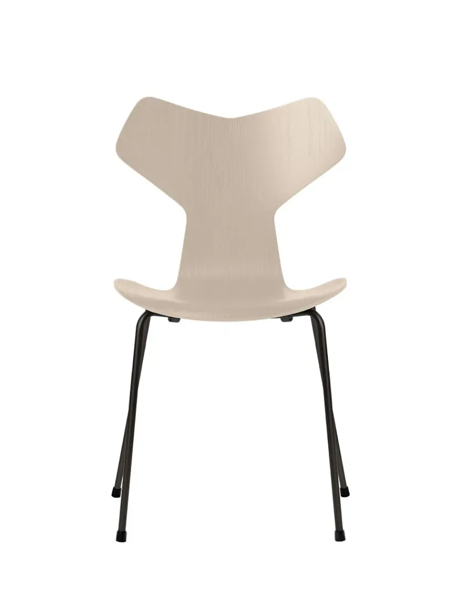 Fritz Hansen 3130 Grand Prix stol i farvet ask af Arne Jacobsen