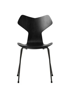 Fritz Hansen 3130 Grand Prix stol i farvet ask af Arne Jacobsen