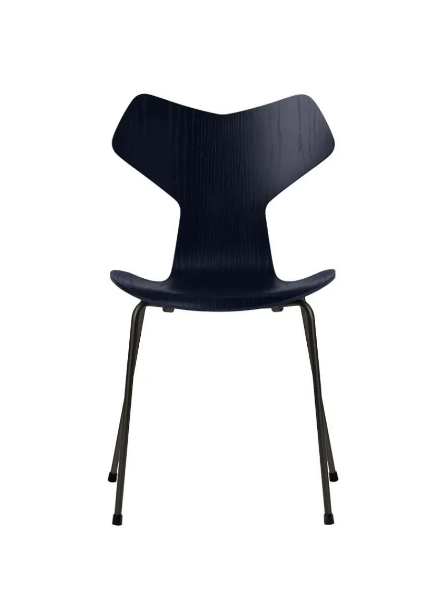 Fritz Hansen 3130 Grand Prix stol i farvet ask af Arne Jacobsen