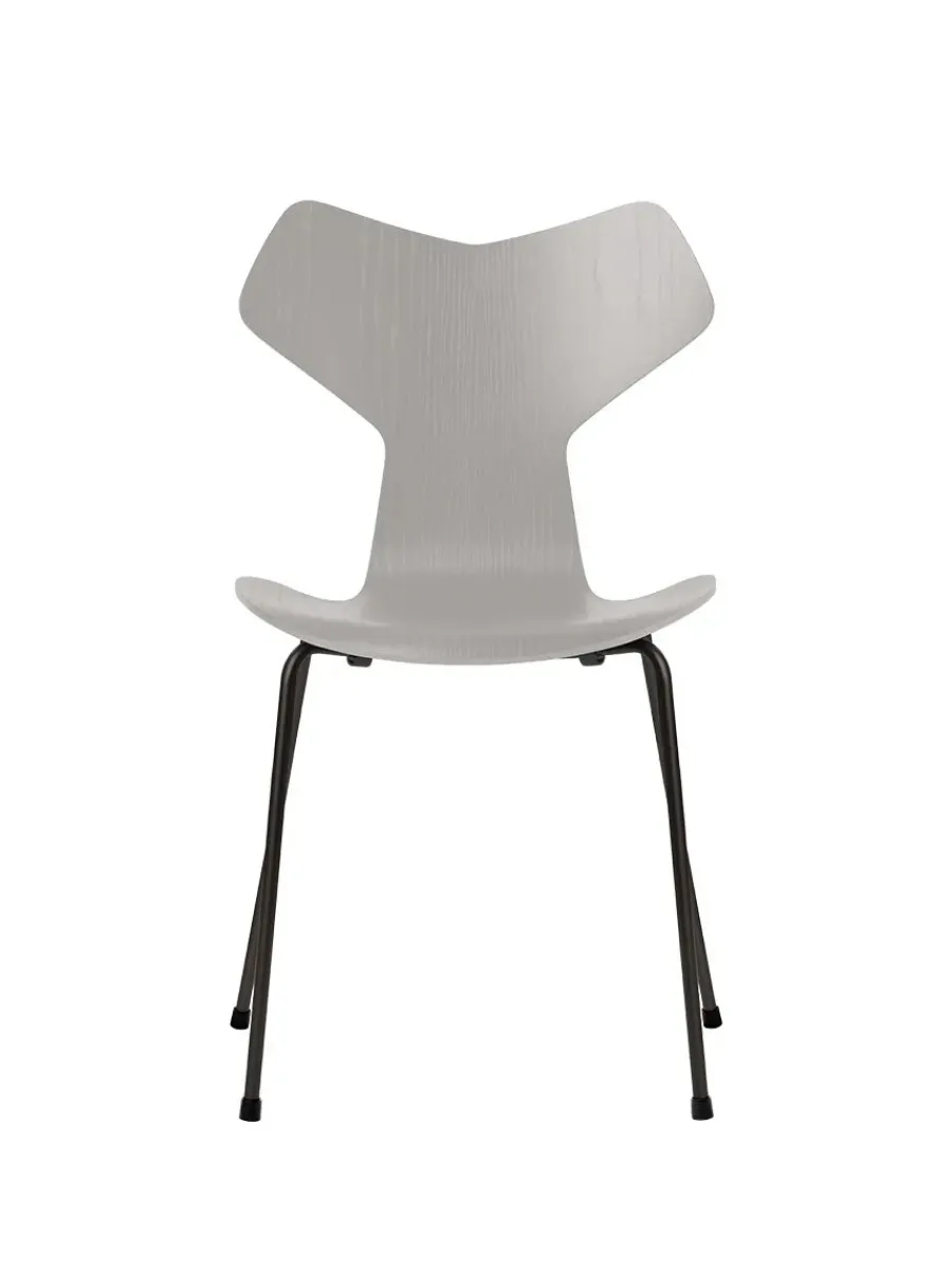 Fritz Hansen 3130 Grand Prix stol i farvet ask af Arne Jacobsen