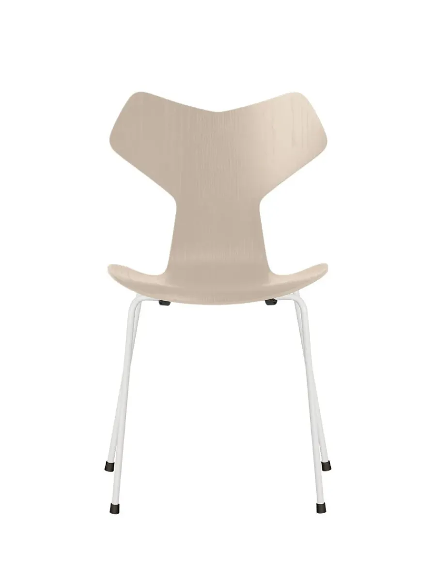 Fritz Hansen 3130 Grand Prix stol i farvet ask af Arne Jacobsen