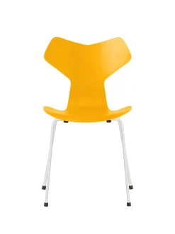 Fritz Hansen 3130 Grand Prix stol i farvet ask af Arne Jacobsen