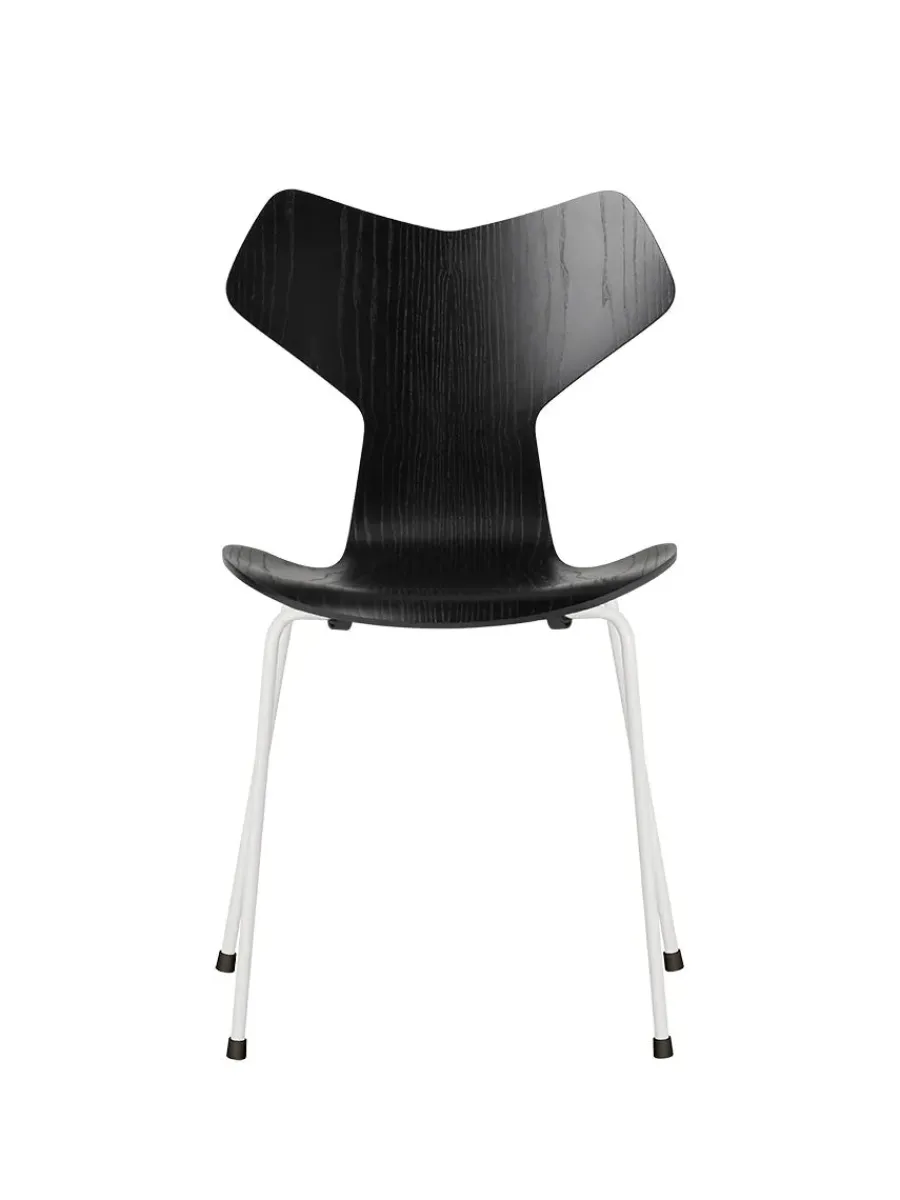 Fritz Hansen 3130 Grand Prix stol i farvet ask af Arne Jacobsen