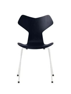 Fritz Hansen 3130 Grand Prix stol i farvet ask af Arne Jacobsen