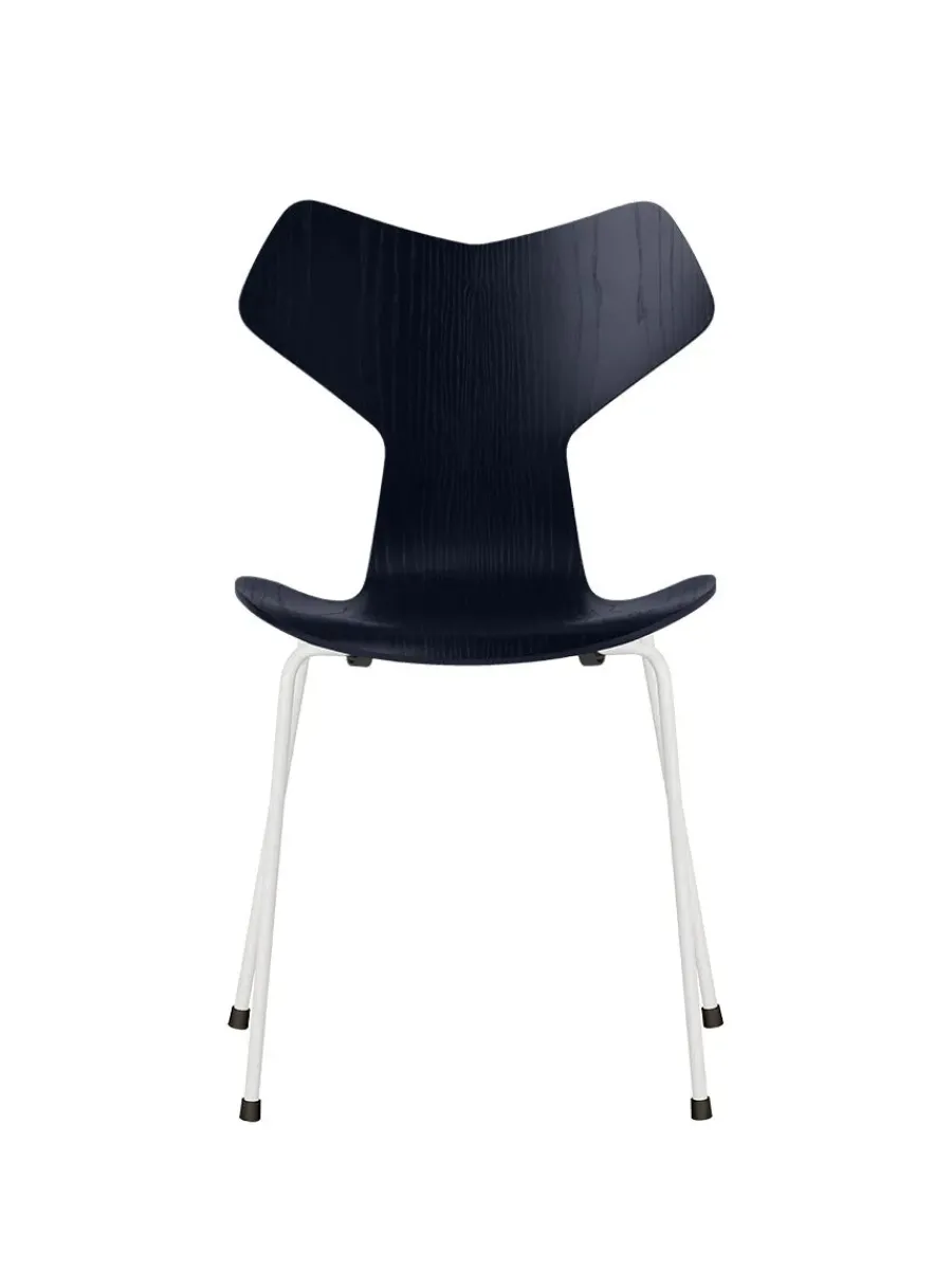 Fritz Hansen 3130 Grand Prix stol i farvet ask af Arne Jacobsen