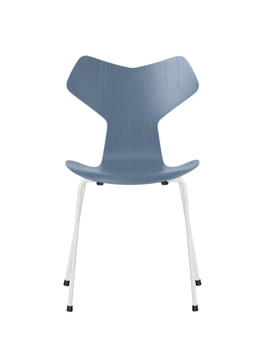 Fritz Hansen 3130 Grand Prix stol i farvet ask af Arne Jacobsen