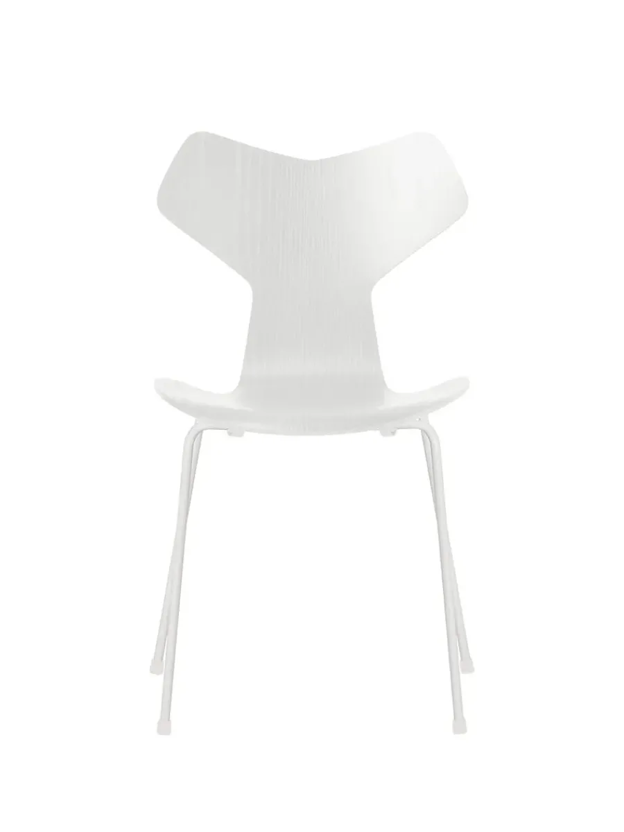 Fritz Hansen 3130 Grand Prix stol i farvet ask af Arne Jacobsen