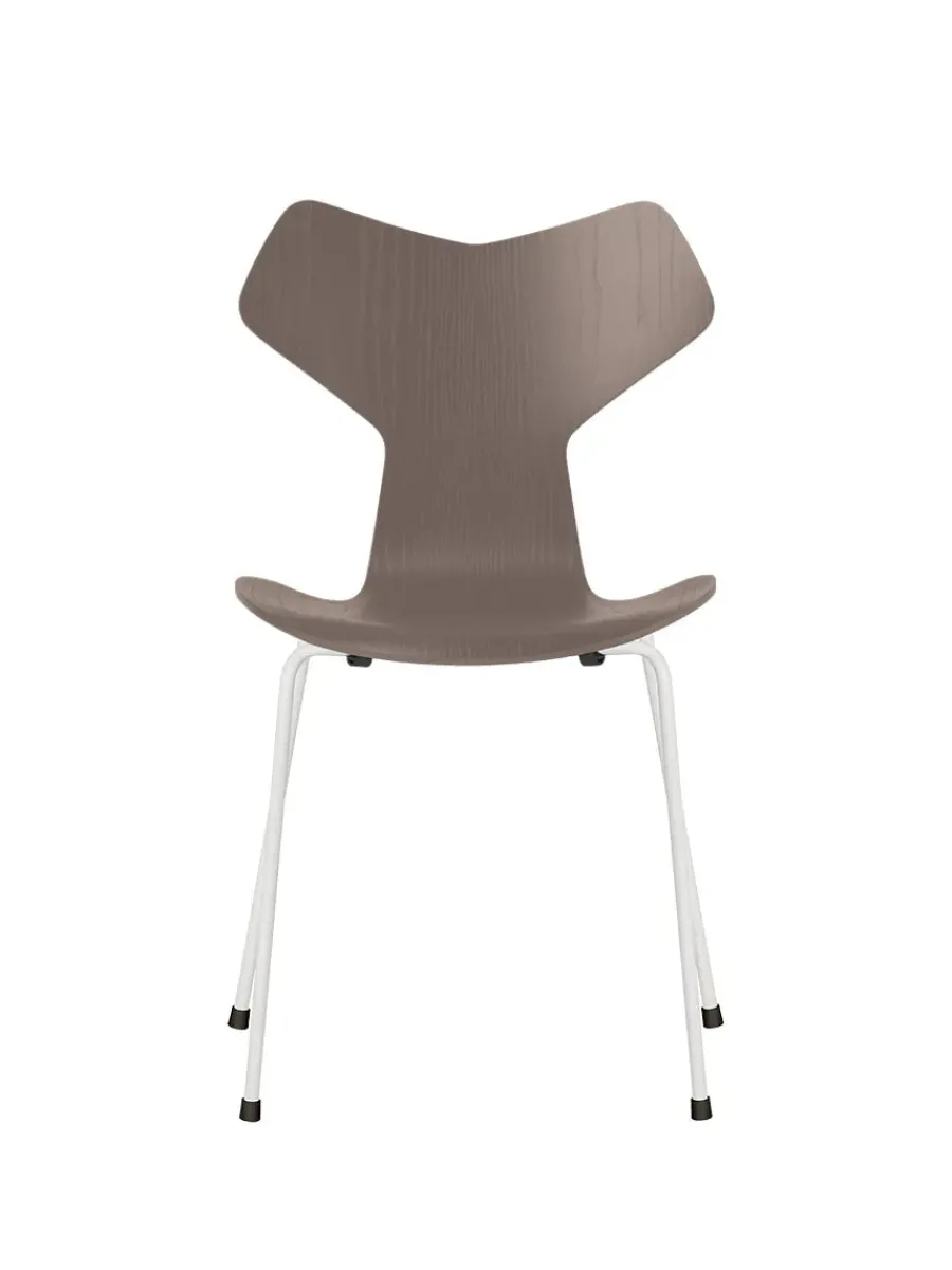 Fritz Hansen 3130 Grand Prix stol i farvet ask af Arne Jacobsen
