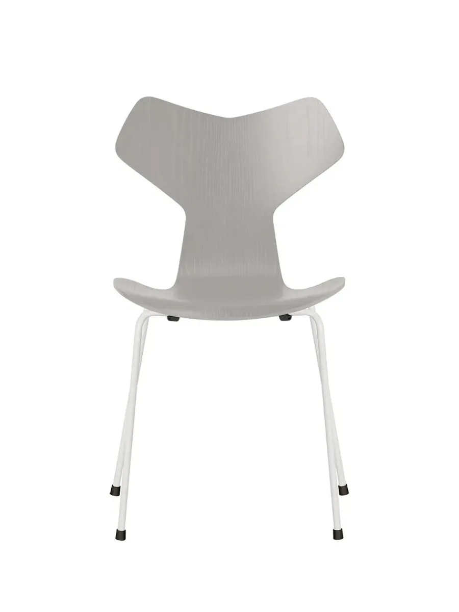 Fritz Hansen 3130 Grand Prix stol i farvet ask af Arne Jacobsen