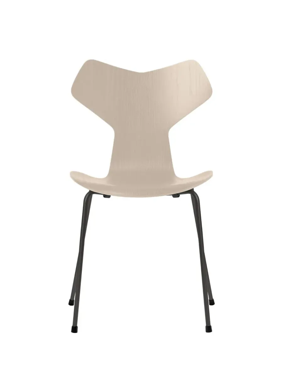 Fritz Hansen 3130 Grand Prix stol i farvet ask af Arne Jacobsen