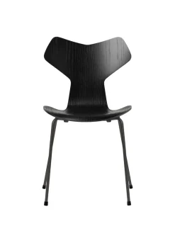 Fritz Hansen 3130 Grand Prix stol i farvet ask af Arne Jacobsen