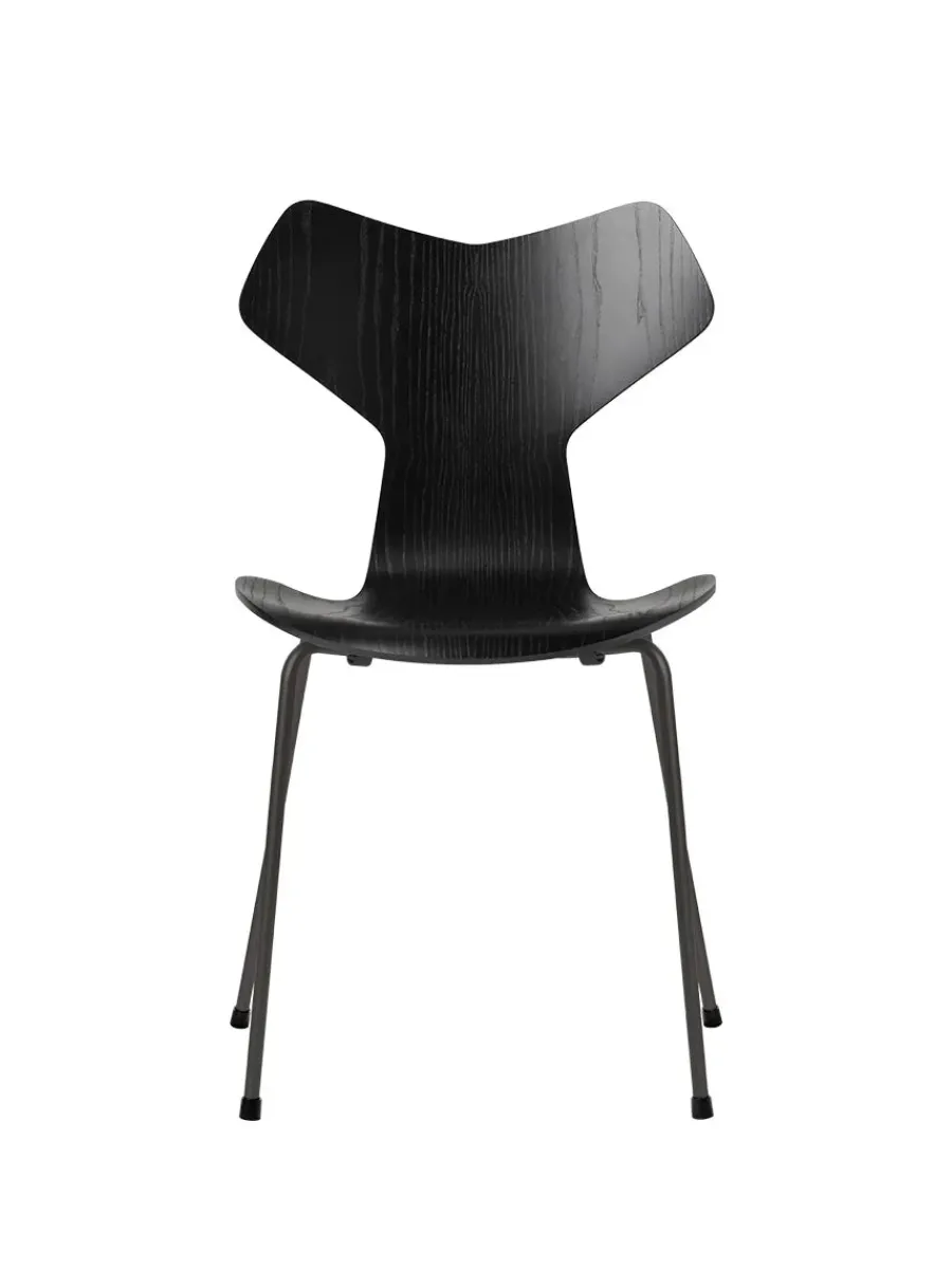 Fritz Hansen 3130 Grand Prix stol i farvet ask af Arne Jacobsen