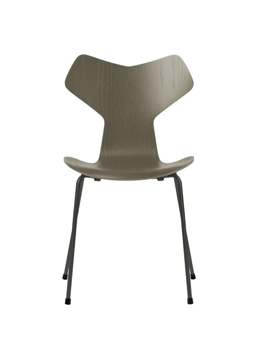 Fritz Hansen 3130 Grand Prix stol i farvet ask af Arne Jacobsen
