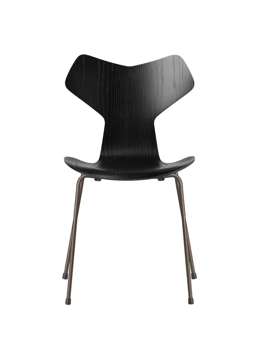 Fritz Hansen 3130 Grand Prix stol i farvet ask af Arne Jacobsen