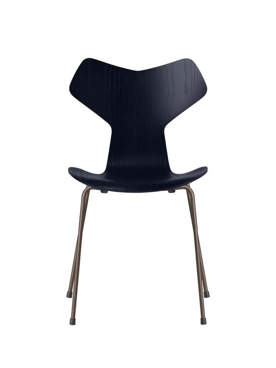 Fritz Hansen 3130 Grand Prix stol i farvet ask af Arne Jacobsen