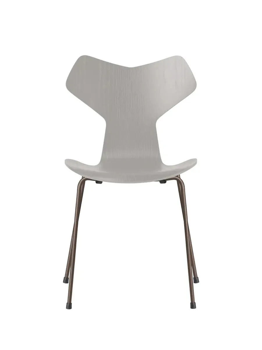Fritz Hansen 3130 Grand Prix stol i farvet ask af Arne Jacobsen