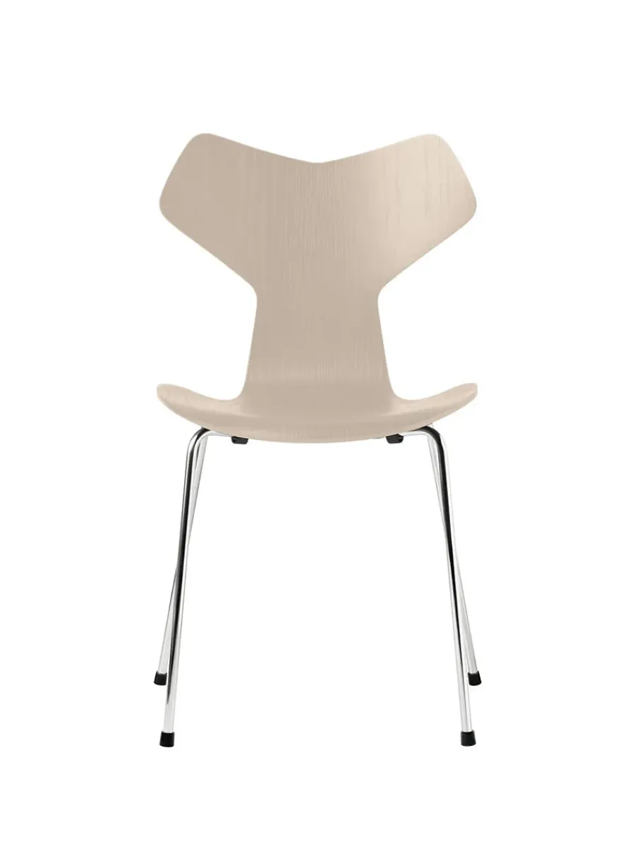 Fritz Hansen 3130 Grand Prix stol i farvet ask af Arne Jacobsen