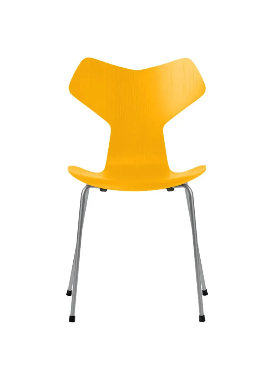 Fritz Hansen 3130 Grand Prix stol i farvet ask af Arne Jacobsen