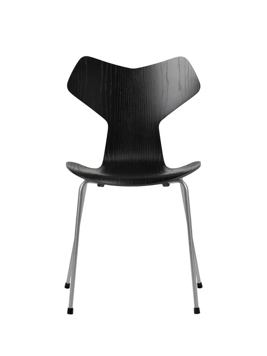 Fritz Hansen 3130 Grand Prix stol i farvet ask af Arne Jacobsen