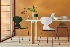 Fritz Hansen 3101 Myren Stol i farvet ask af Arne Jacobsen Discount