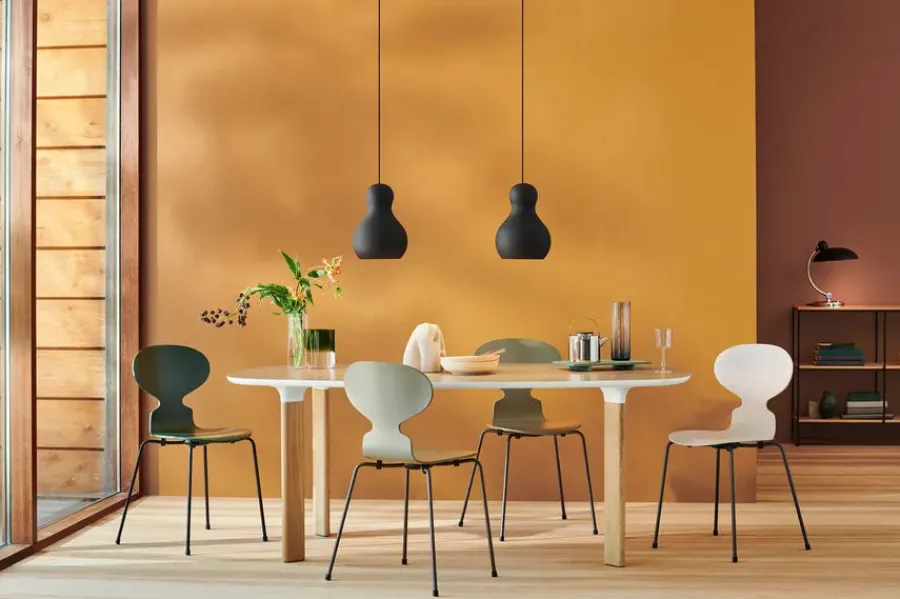 Fritz Hansen 3101 Myren Stol i farvet ask af Arne Jacobsen Discount