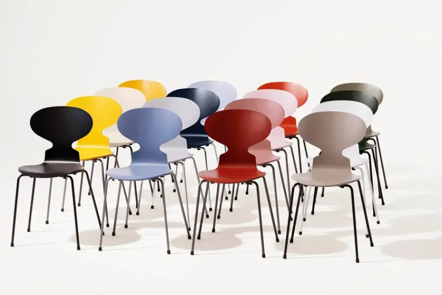 Fritz Hansen 3101 Myren Stol i farvet ask af Arne Jacobsen Discount