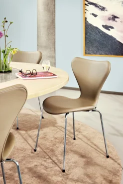 Fritz Hansen 3107 Serie 7, fuldpolstret af Arne Jacobsen Clearance