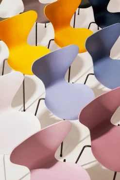 Fritz Hansen 3107 Serie 7 stol lakeret af Arne Jacobsen Sale