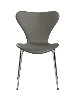 Fritz Hansen 3107 stol, fuldpolstret Essential læder lava/krom stel af Arne Jacobsen Best