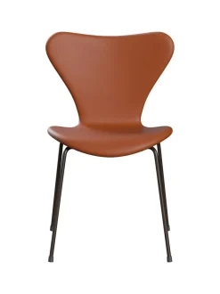 Fritz Hansen 3107 stol, fuldpolstret Essential læder lava/krom stel af Arne Jacobsen Best