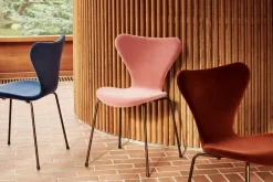 Fritz Hansen 3107 Stol, fuldpolstret velour af Arne Jacobsen Clearance