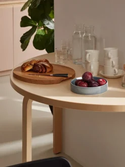 Artek Aalto Table Half-Round fra Best