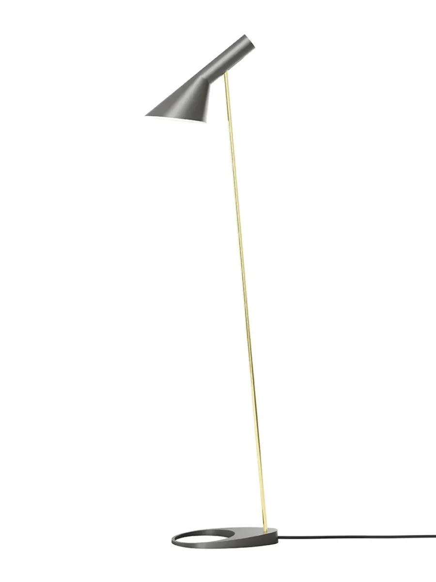 Louis Poulsen AJ Floor Lamp, black/brass af Arne Jacobsen Clearance