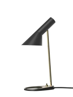 Louis Poulsen AJ Mini Table Lamp, black/brass af Arne Jacobsen Best