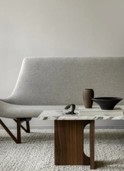 Audo Copenhagen Androgyne Lounge Table, grey galaxy marble/wood fra Clearance