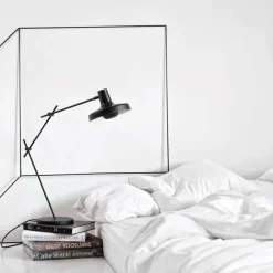 Grupa Arigato bordlampe fra Best