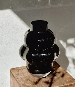 Louise Roe Balloon Vase 04, glas fra Hot