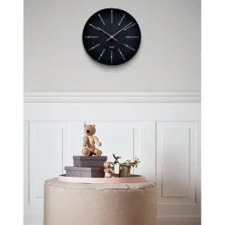 Arne Jacobsen Clocks Bankers club vægur af Arne Jacobsen i sort (Ø: 21) Discount