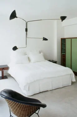 Editions Serge Mouille Big Wall Lamp w/4 Rotating Straight Arms af Serge Mouille Outlet