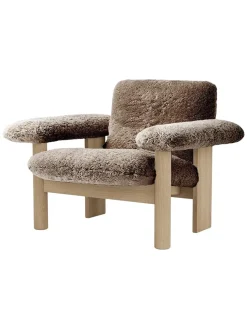 Audo Copenhagen Brasilia Lounge Chair, low back, sheepskin fra New