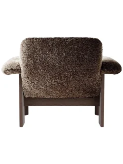 Audo Copenhagen Brasilia Lounge Chair, low back, sheepskin fra New