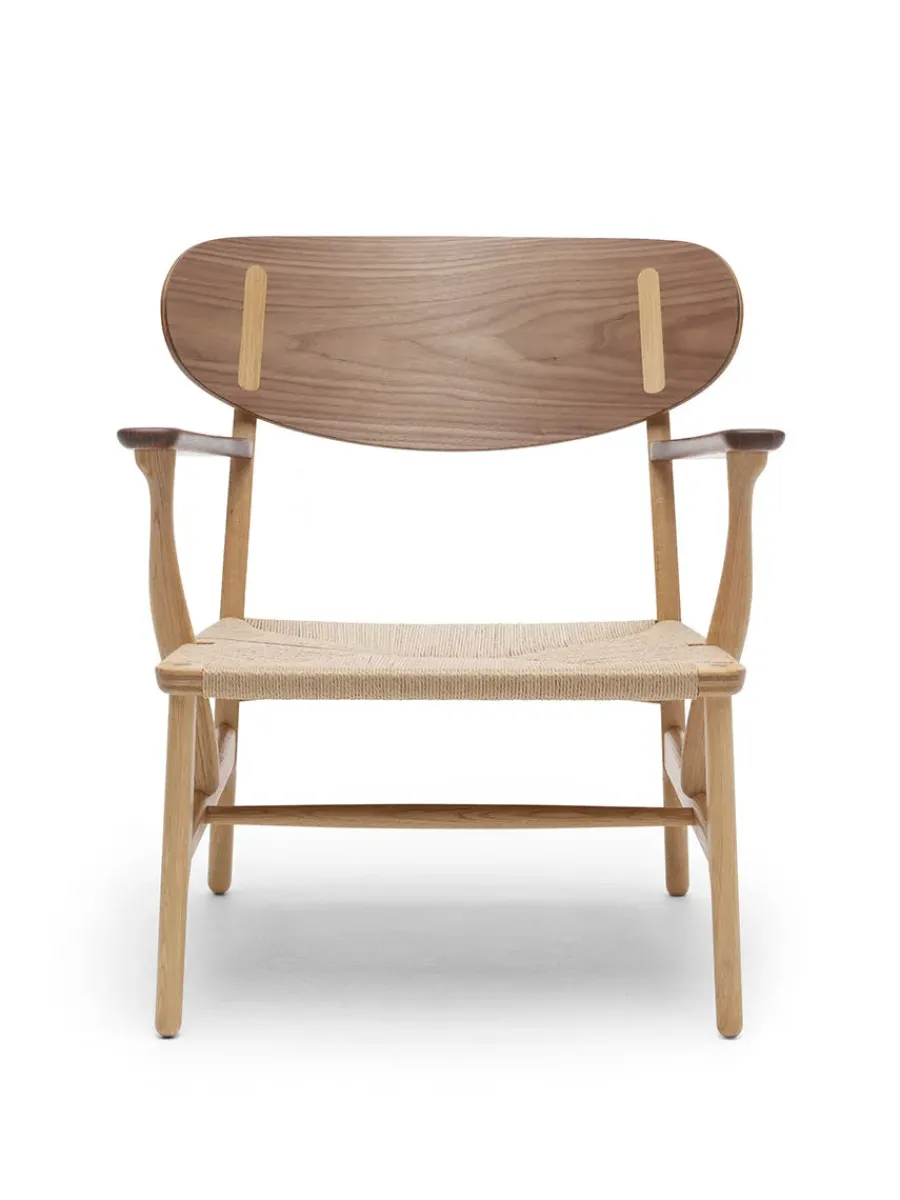 Carl Hansen & Søn CH22 Loungestol af Hans J. Wegner