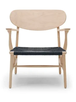 Carl Hansen & Søn CH22 Loungestol af Hans J. Wegner