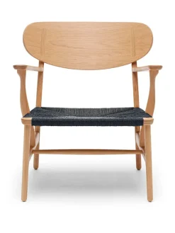 Carl Hansen & Søn CH22 Loungestol af Hans J. Wegner