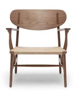 Carl Hansen & Søn CH22 Loungestol af Hans J. Wegner