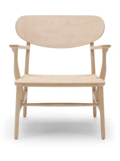 Carl Hansen & Søn CH22 Loungestol af Hans J. Wegner