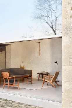 Carl Hansen & Søn CH25 Loungestol, eg olie af Hans J. Wegner Online